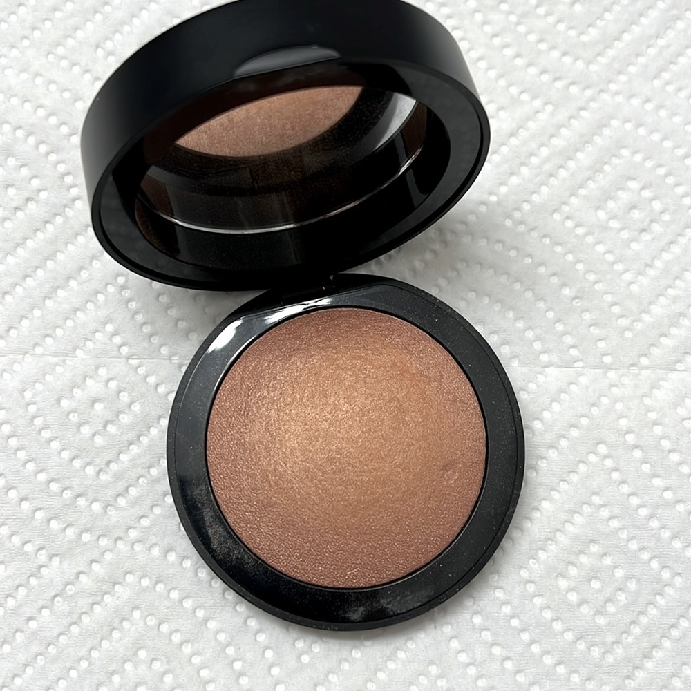 Em Cosmetics Heavens Glow- Faded Clementine